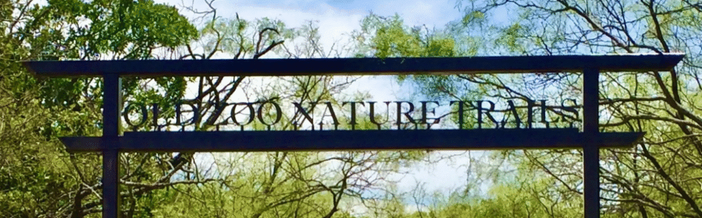 Sign to entrance of the Old Zoo Nature Trail